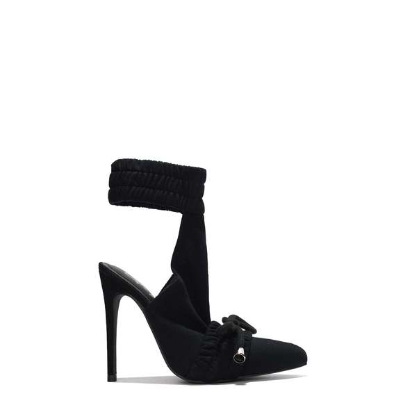 NWT**CAPE ROBBIN MOLINE - BLACK BLACK 5.5 | ALL OFFERS / COUNTEROFFERS WELCOME - Picture 2 of 7